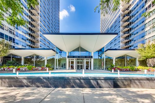 2707-3550 Lake Shore Dr, Chicago, IL, 60657-1913 | Card Image