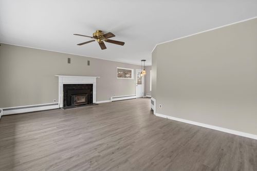 792 Roosa Gap Rd, Bloomingburg, NY, 12721-5128 | Card Image