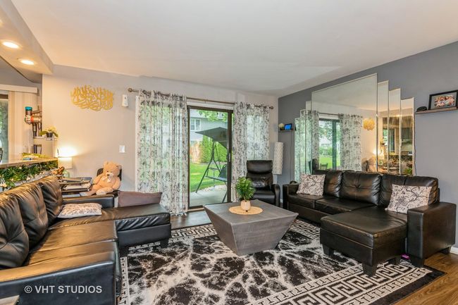 APT-1B - 305 Walters Ln, Condo with 3 bedrooms, 2 bathrooms and 4 parking in Itasca IL | Image 5