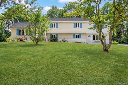 16 Orchard Ln, East Fishkill, NY, 12533-5105 | Card Image