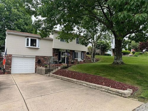 837 Joan Dr, N Versailles, PA, 15137-2442 | Card Image