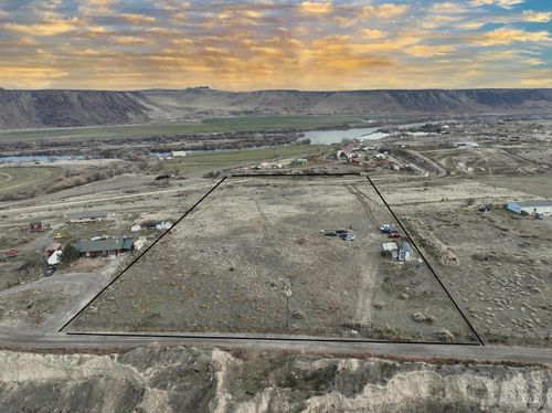 9494 Sleepy Hollow Dr, Melba, ID, 83641-4196 | Card Image