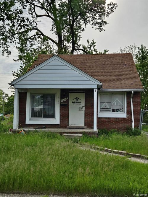 18108 Waltham St, Detroit, MI, 48205-2661 | Card Image