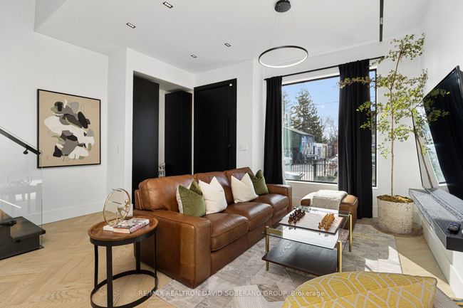 102 Ulster St, House attached with 4 bedrooms, 5 bathrooms and 1 parking in Toronto ON | Image 7