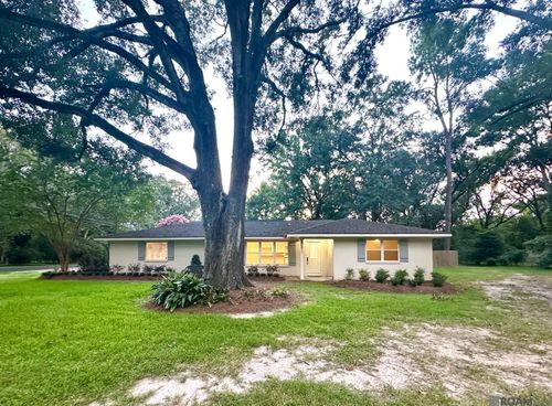 415 Magnolia Wood Ave, Baton Rouge, LA, 70808-6828 | Card Image