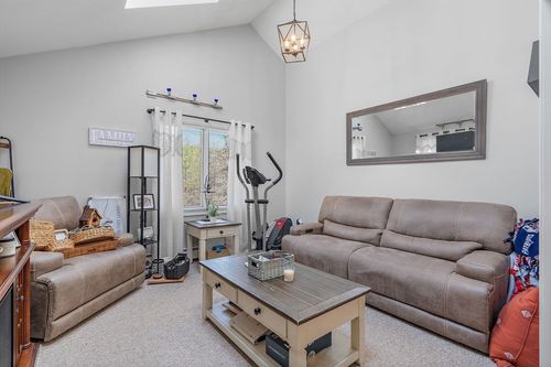 b-4 Sterling Ln, Westford, MA, 01886-4319 | Card Image