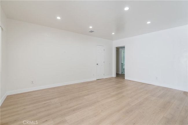 17956 Schoenborn St, Condo with 0 bedrooms, 0 bathrooms and 6 parking in Northridge CA | Image 7
