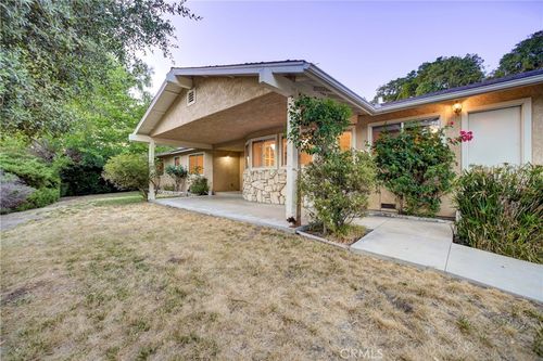 6305 Portola Rd, Atascadero, CA, 93422-3618 | Card Image