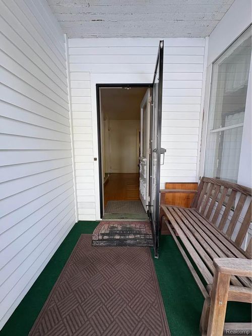 426 E 4th St, Monroe, MI, 48161-2002 | Card Image