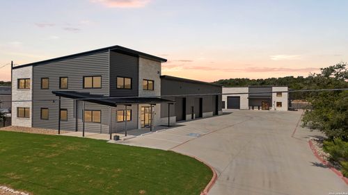 39 Truss Dr, Boerne, TX, 78006-6042 | Card Image