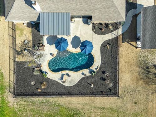 250 Parker Oaks Ln, Hudson Oaks, TX, 76087-7305 | Card Image