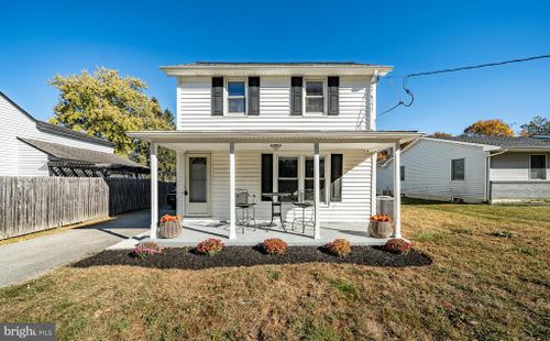 325 Howell School Rd, BEAR, DE, 19701-2353 | Card Image