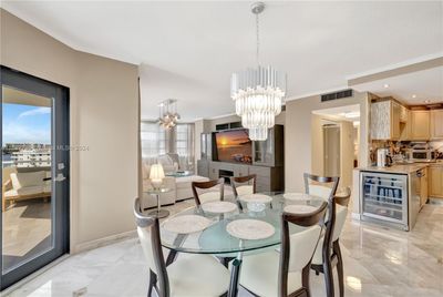 4S - 1965 S Ocean Dr, Condo with 2 bedrooms, 2 bathrooms and null parking in Hallandale Beach FL | Image 2