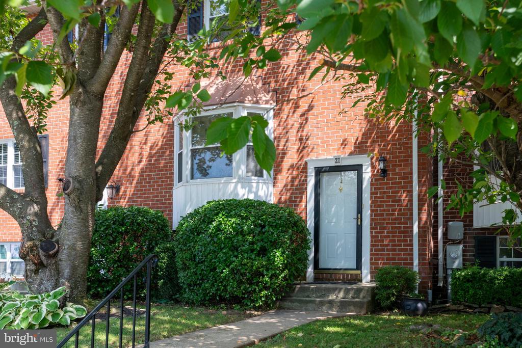 Sylvan Park Ct, Nottingham, MD 21236