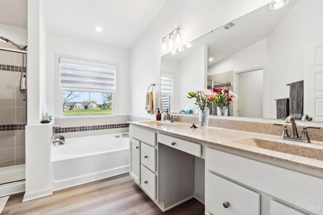 1291 Lake Run Dr, Condo with 2 bedrooms, 3 bathrooms and null parking in Lebanon OH | Image 29