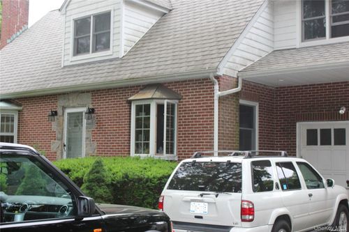 3 Meadowbrook Dr, Huntingtn Sta, NY, 11746-2916 | Card Image