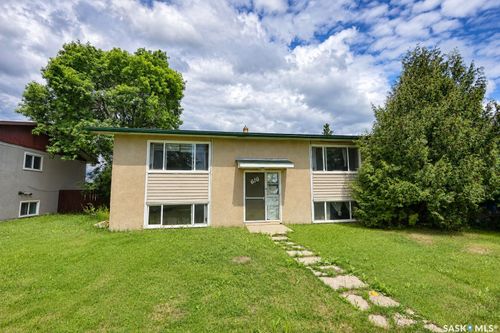 616 28th Street E, Prince Albert, SK, S6V1X9 | Card Image