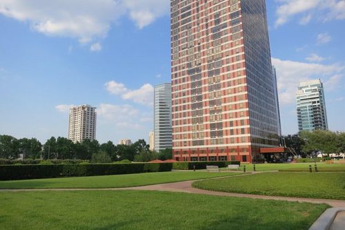 unit-81w-5110 San Felipe St, Houston, TX, 77056-3551 | Card Image
