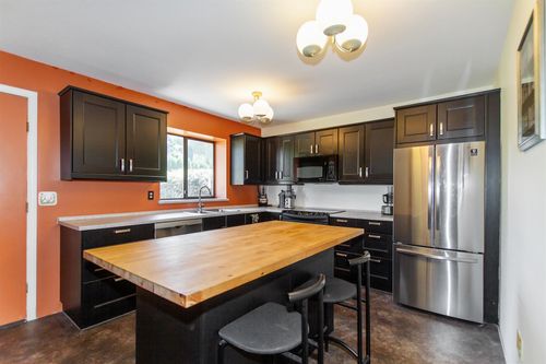 20130 Ditton St, Maple Ridge, BC, V2X9H4 | Card Image