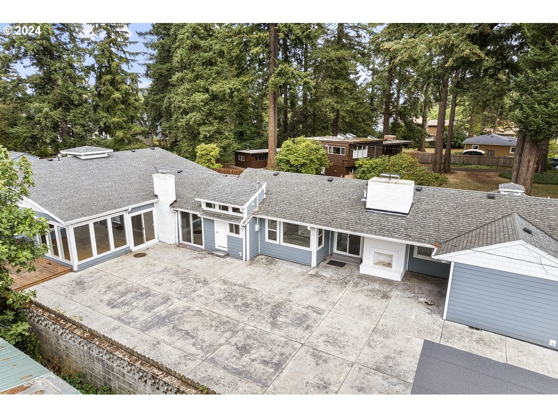Claybourne St, Portland, OR 97236