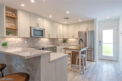 apt-202-1417 Chesapeake Ave, NAPLES, FL, 34102-0516 | Card Image