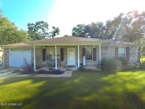 808 Orange St, Ocean Springs, MS, 39564-9059 | Card Image