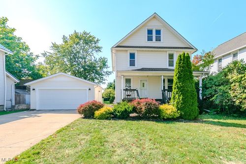 429 Eagle St, Fairport Harbor, OH, 44077-5804 | Card Image