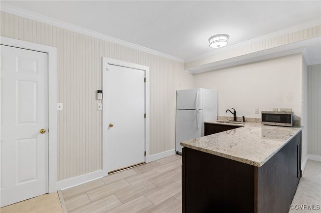 Basement kitchenette | Image 34