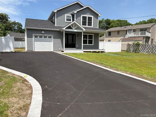 492 Blue Point Road, Brookhaven, NY, 11738 | Card Image