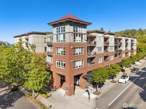 210-1880 25th Ave Ne, Issaquah, WA, 98029-2632 | Card Image