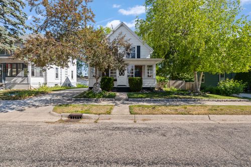 432 Pleasant Ave, Hartford, WI, 53027-1924 | Card Image