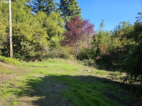 591 E 6th St, Coquille, OR, 97423-1604 | Card Image