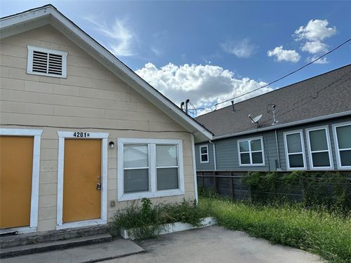 b-4201 Chapman St, Houston, TX, 77009-4101 | Card Image