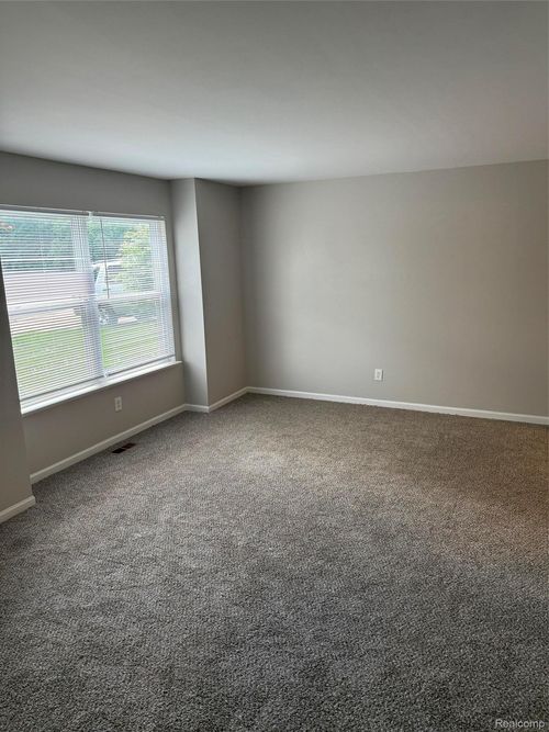 1106 Oak Valley Drive, Pontiac, MI, 48341 | Card Image