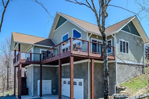 701 Beech Mountain Pkwy, Beech Mountain, NC, 28604-8015 | Card Image