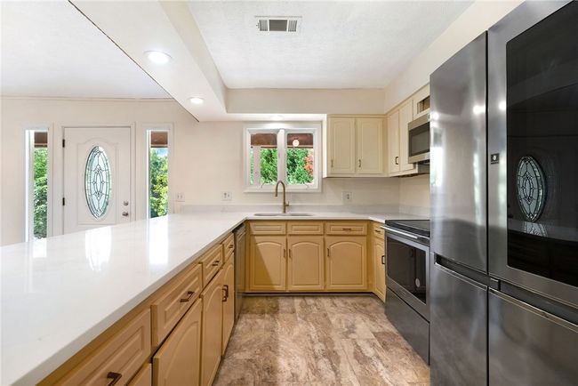 Kitchen | Image 4