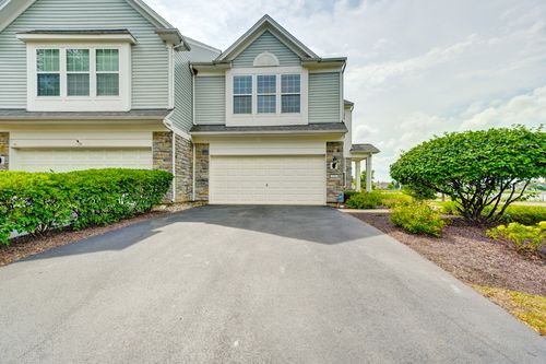 511 Valentine Way, Oswego, IL, 60543-4061 | Card Image