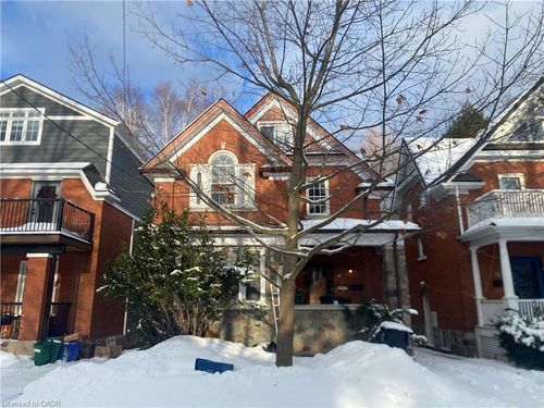 32 Simeon St, Kitchener, ON, N2H1S1 | Card Image