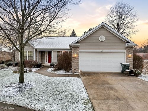 16808 Newport Ln, Middleburg Heights, OH, 44130-8351 | Card Image