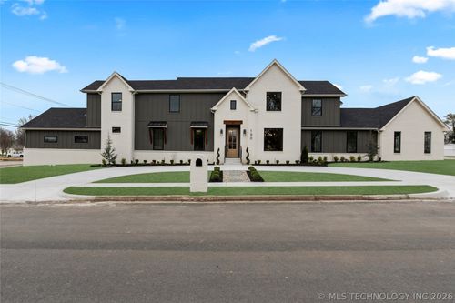 190 E Freeport St, Broken Arrow, OK, 74012-2601 | Card Image