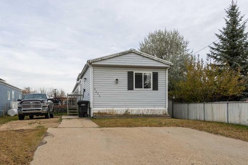 5233 47 St, Camrose, AB, T4V1K3 | Card Image