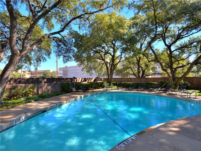 Pool area | Image 23