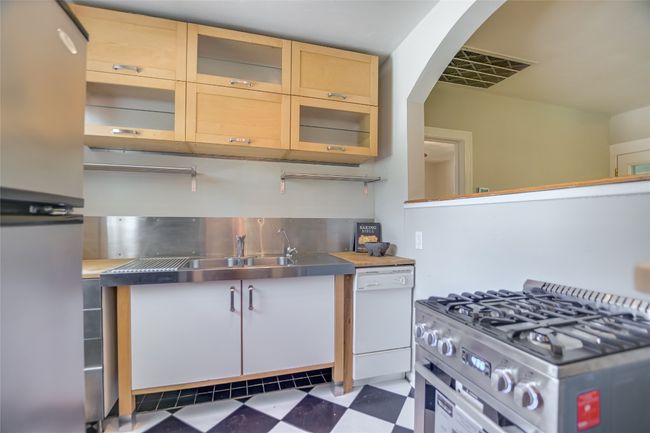 Kitchen | Image 8