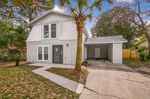 16 Cinderella Ln Nw, Fort Walton Beach, FL, 32547-1623 | Card Image