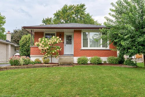210 Shelley Dr, Kitchener, ON, N2C1N1 | Card Image