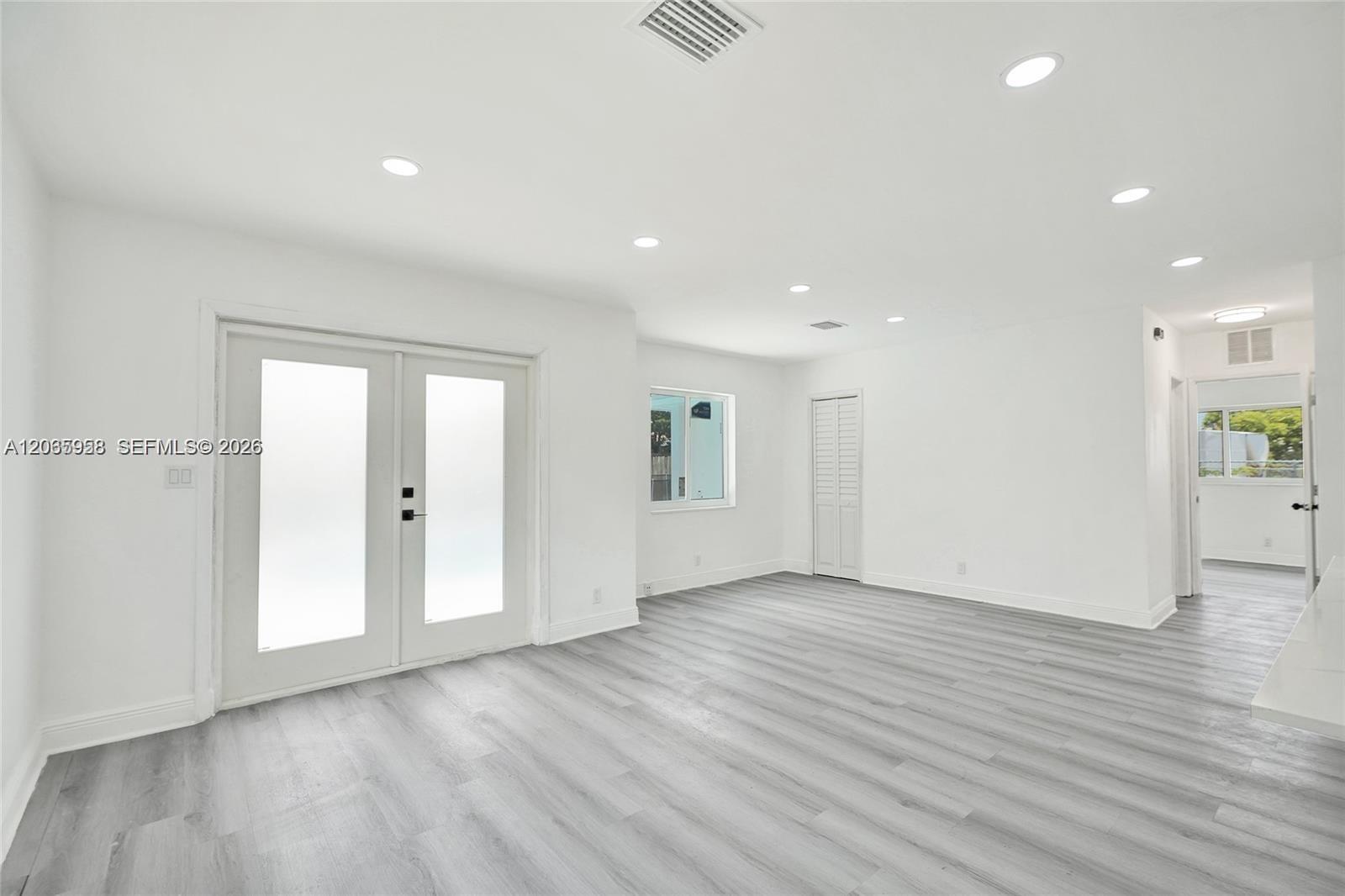 Residential Lease in Oakland Park 2