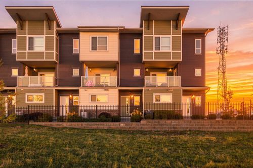 132 Harvest Grove Walk Nw, Calgary, AB, T3K2N7 | Card Image