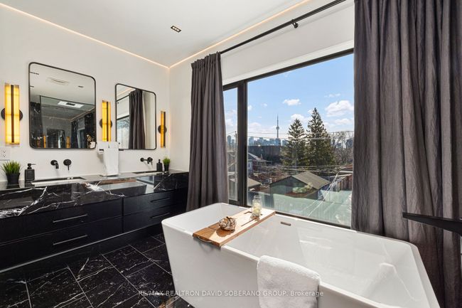 102 Ulster St, House attached with 4 bedrooms, 5 bathrooms and 1 parking in Toronto ON | Image 37
