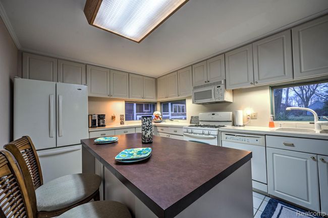 KITCHEN | Image 22