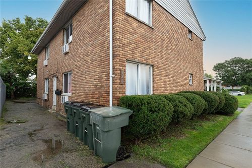 636 Hillrose Ave, Dayton, OH, 45404-1578 | Card Image